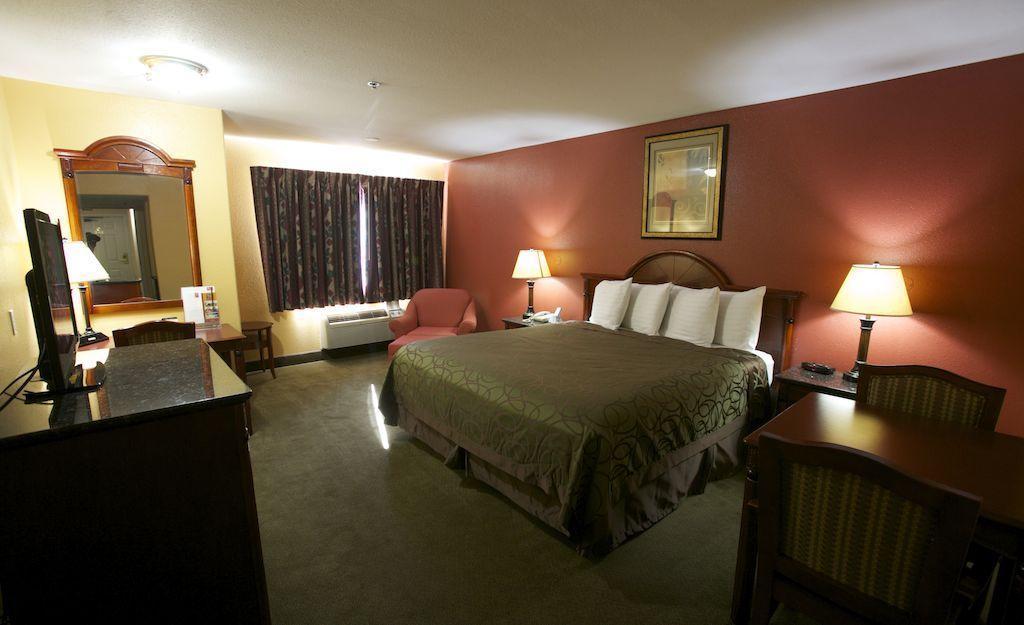 Comfort Inn & Suites Мохаве Экстерьер фото